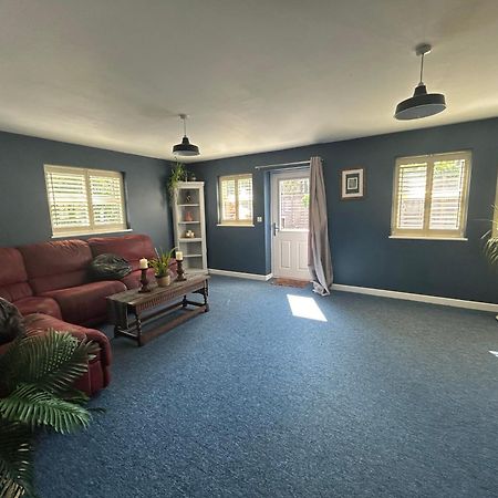 Double Room Yeovil Town Centre ภายนอก รูปภาพ