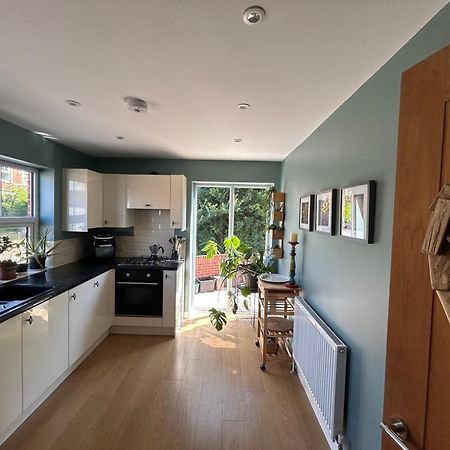 Double Room Yeovil Town Centre ภายนอก รูปภาพ