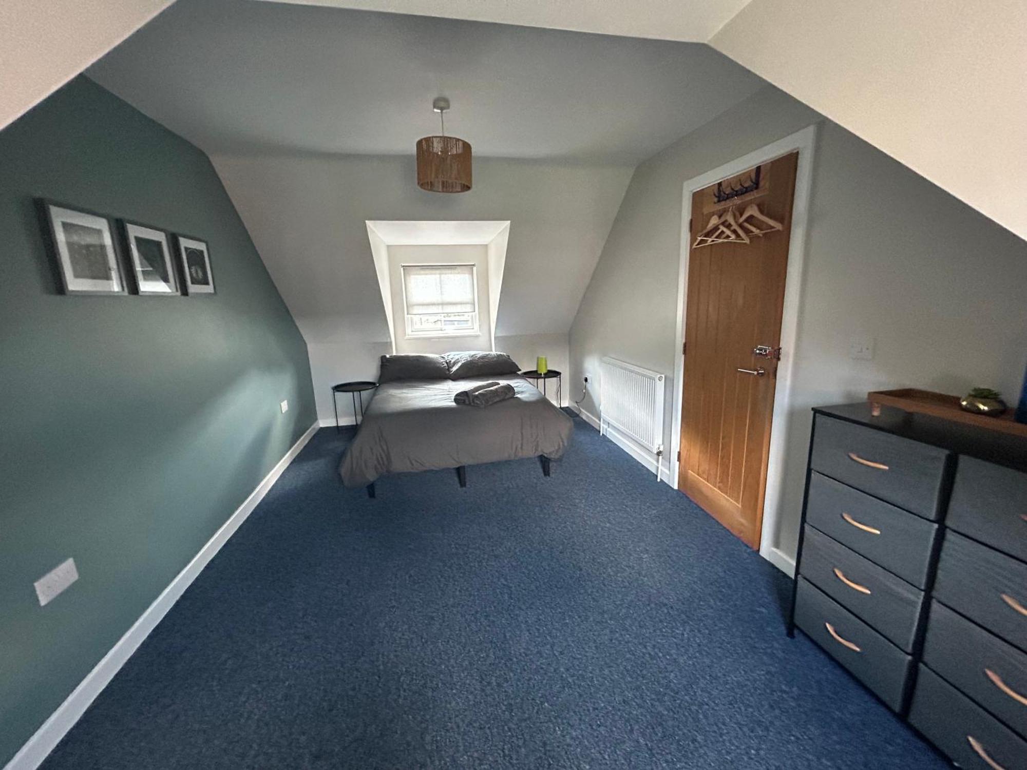 Double Room Yeovil Town Centre ภายนอก รูปภาพ