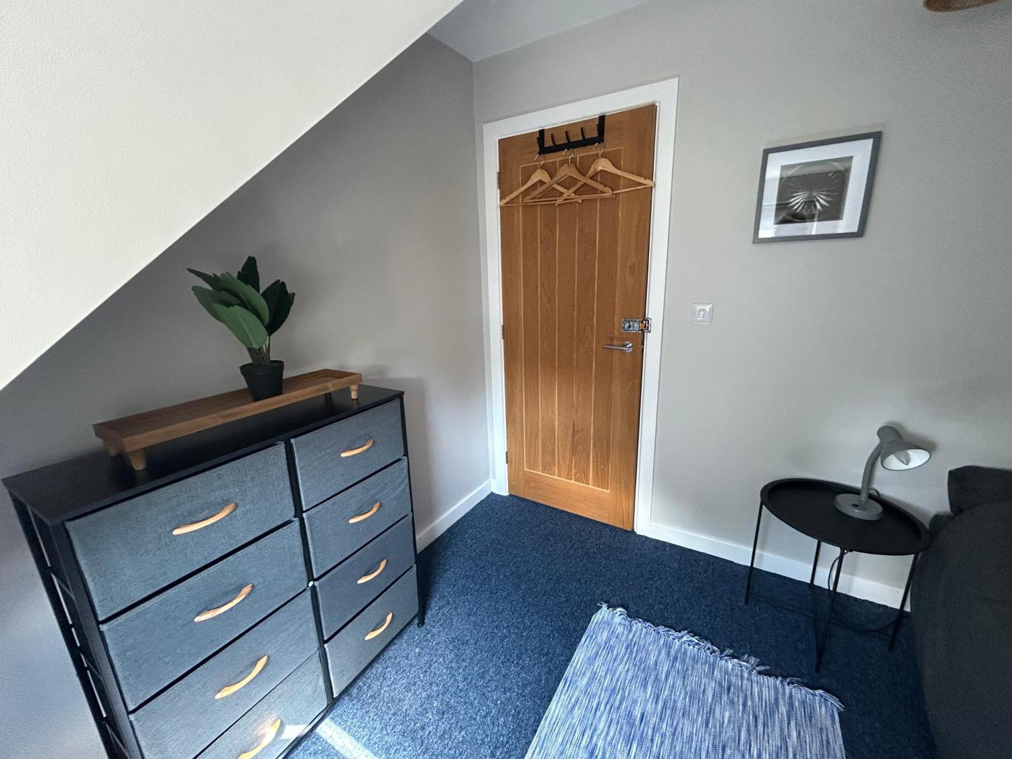 Double Room Yeovil Town Centre ภายนอก รูปภาพ